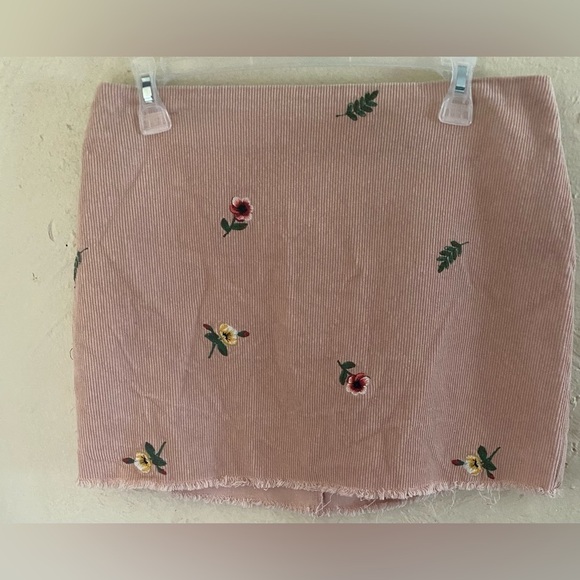 Ivy+Main Skirt - Picture 1 of 2